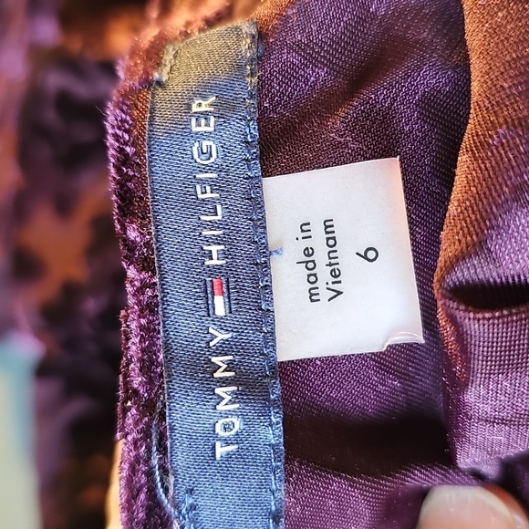 TOMMY HILFIGER BURNOUT VELVET Elegant Purple Floral Wrap Dress. SIZE 6. - Picture 8 of 11
